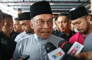 Anwar Pertahankan Cadangan Pelajar Bersihkan Tandas Sekolah, Ajar Tanggungjawab