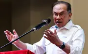 Anwar Seru Hentikan Kontroversi Bekalan Diesel ke Filipina, Tegaskan Bukan dari Petronas