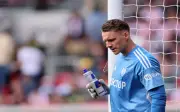 Bernd Leno Selamatkan Fulham dalam Derbi West London Tanpa Jaringan di Brentford