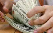 Dolar AS Mencatat Tertinggi Mingguan Berikutan Keraguan Pasaran Terhadap Gencatan Senjata Iran