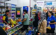 Inflasi Malaysia Turun ke 1.4% pada 2025, Didorong Subsidi RON95