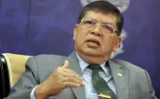 Johari Belum Terima Notifikasi Rasmi Berkenaan Peletakan Jawatan Hamzah Sebagai Ketua Pembangkang