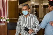 Mahkamah diberitahu tuntutan perjalanan London Azlan Man disemak dengan Imigresen