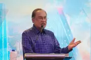 PM Anwar enggan komen krisis politik Negeri Sembilan, jawab 'nanti'