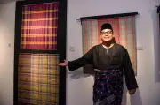 Ragi: Irama Tersembunyi Tenunan Melayu Dihidupkan Kolektor Bersemangat