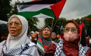 Ribuan Berkumpul di Luar Kedutaan AS Jakarta Sampaikan Takziah, Sokong Palestin