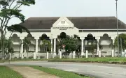 Suri rumah pertama didakwa sebar berita palsu harga minyak
