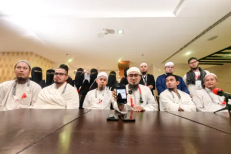 12 adik-beradik dari Perak simpan duit raya untuk naik haji bersama