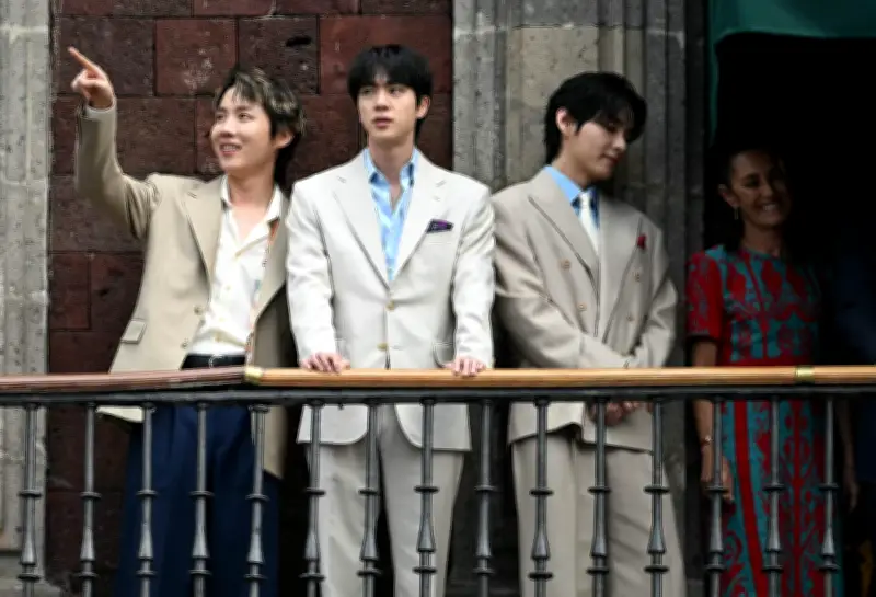 50,000 peminat BTS serbu istana presiden Mexico untuk lihat kumpulan K-pop