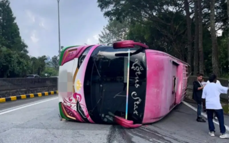 7 cedera dalam nahas babit 2 bas, SUV di Genting Highlands