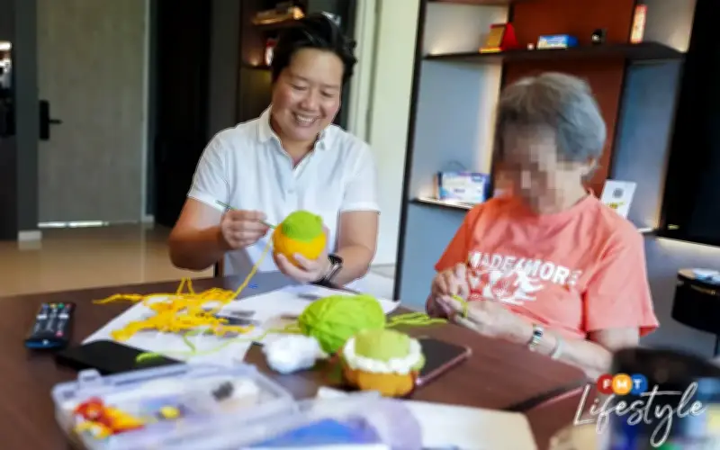 Anna Chew Galak Warga Emas 'Press Play on Life'