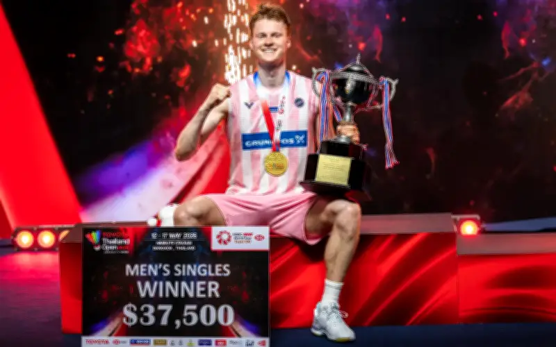 Antonsen tewaskan Kunlavut, juara Thailand Open