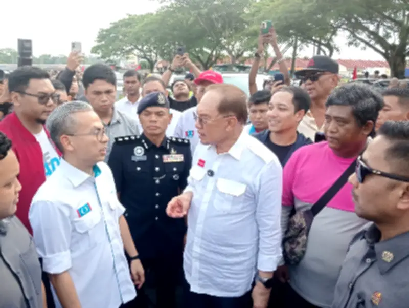 Anwar mahu rundingan baik dengan Zahid isu keputusan BN Johor