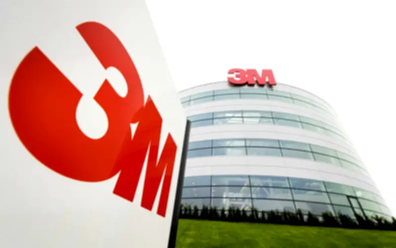 Australia saman 3M AS$1.43 bilion atas bahan kimia kekal