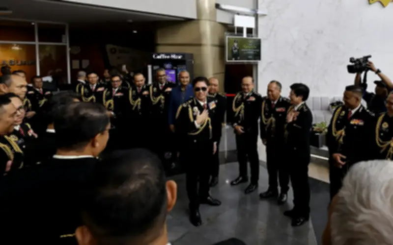 Azam Baki tamatkan khidmat sebagai KP SPRM selepas enam tahun