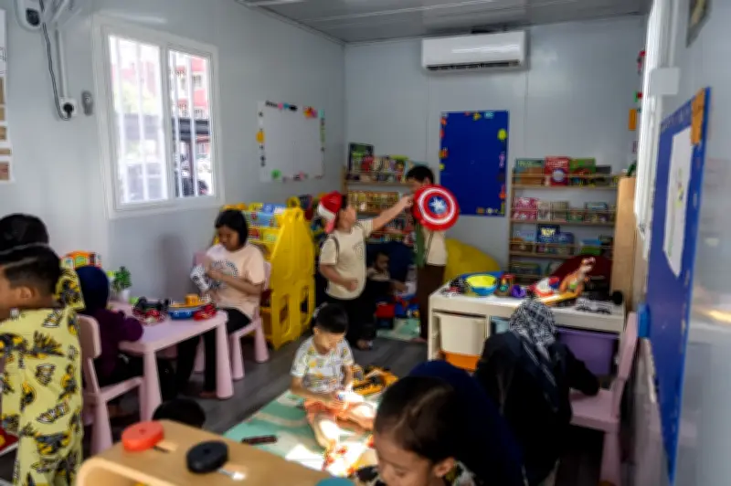 Bekas kontena baja jadi syurga permainan kanak-kanak di Petaling Jaya
