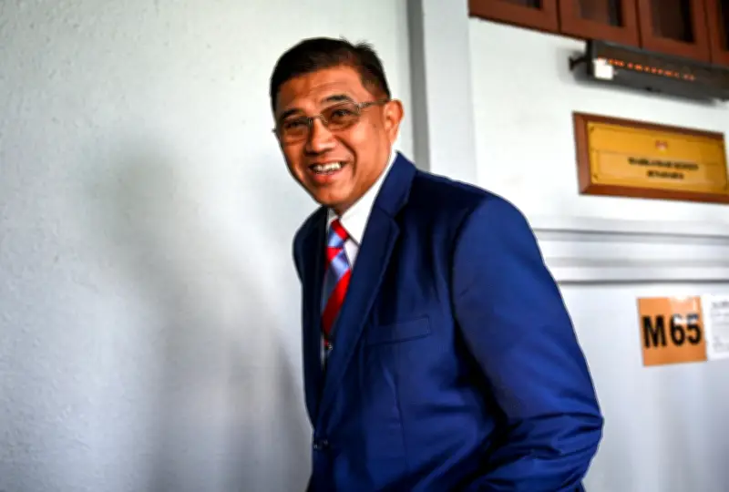 Bekas Panglima ATM hadapi kes rasuah RM3 juta: 23 dokumen diserahkan kepada pembelaan