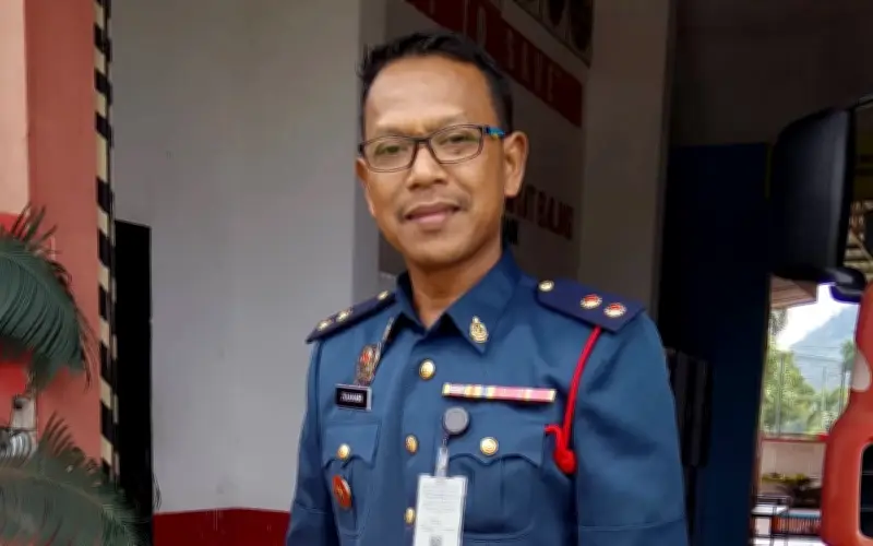 Budak lelaki cedera mata terkena rod besi dari tempat duduk kereta