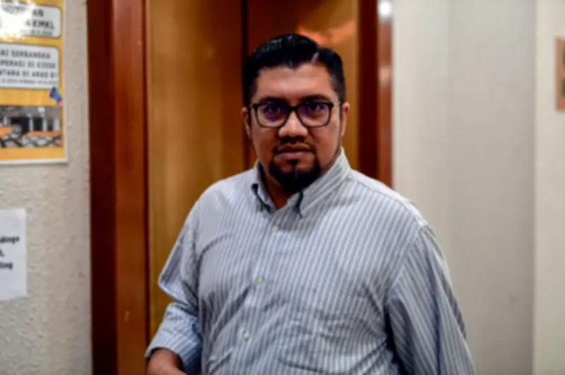 Chegubard mohon maaf kepada Nik Nazmi di mahkamah, saman fitnah selesai
