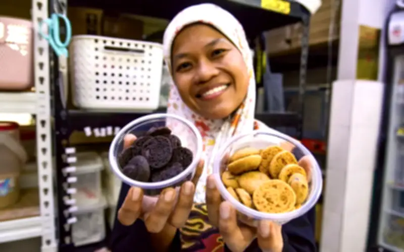 Dari RM400 ke lima angka sebulan: Kisah usahawan biskut