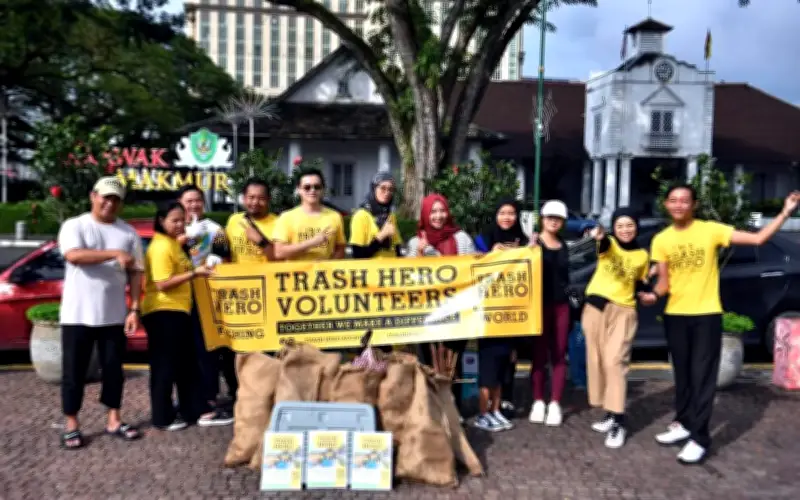 Daripada Cakap Kosong, Sukarelawan Kuching Bertindak Bersihkan Bandar
