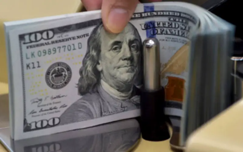 Dolar di Landasan untuk Lonjakan Mingguan Terbesar atas Taruhan Kenaikan Fed