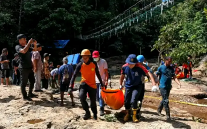 Dua pelancong Austria maut terjatuh dari jambatan gantung di Flores