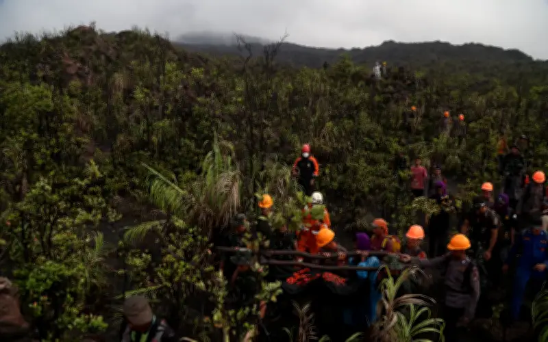 Dua Warga Singapura Maut Dalam Letusan Gunung Dukono Indonesia