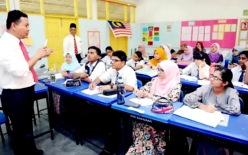 Elaun RM250 Pelajar Tingkatan 6 Perlu Disusuli Guru Terlatih dan Akses Digital
