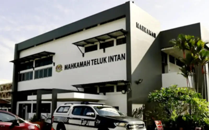 Empat lelaki didakwa bunuh warga emas di Hilir Perak