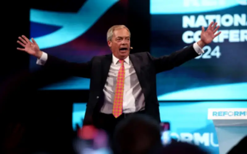 Farage panggil hadiah £5 juta sebagai 'ganjaran' untuk Brexit