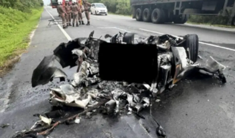 Ferrari nahas di Johor Bahru-Mersing ragut nyawa dua warga Singapura