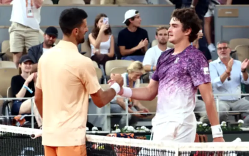 Fonseca tumbangkan Djokovic di Terbuka Perancis