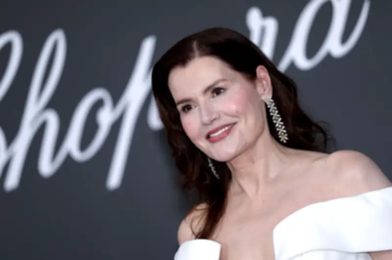 Geena Davis pimpin amfAR Gala di Cannes dengan kehadiran selebriti