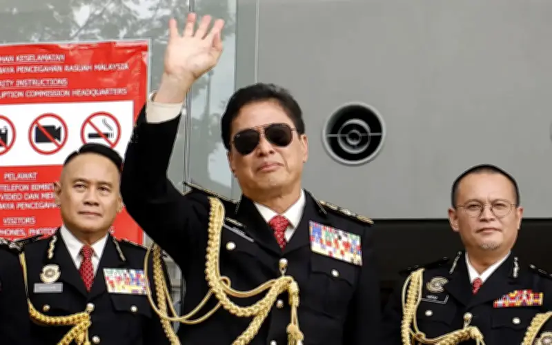 Harga memerangi rasuah: Refleksi perkhidmatan Azam Baki di SPRM