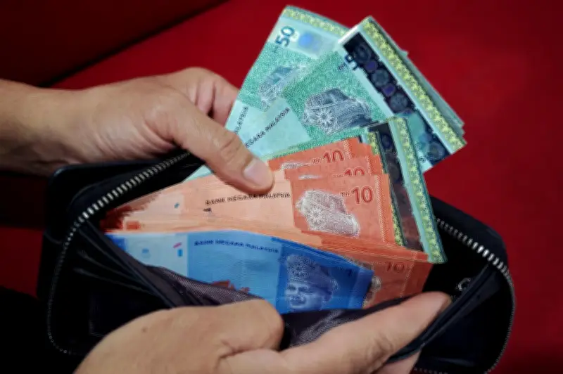 Harga Minyak Lebih Sejuk Angkat Ringgit dalam Dagangan Awal