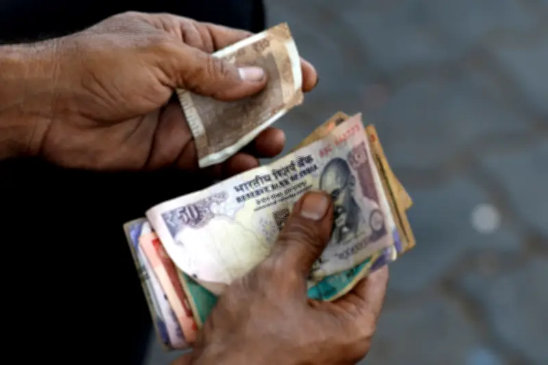 Harga minyak melambung, modal lari dan mata wang lemah cipta badai di Asia