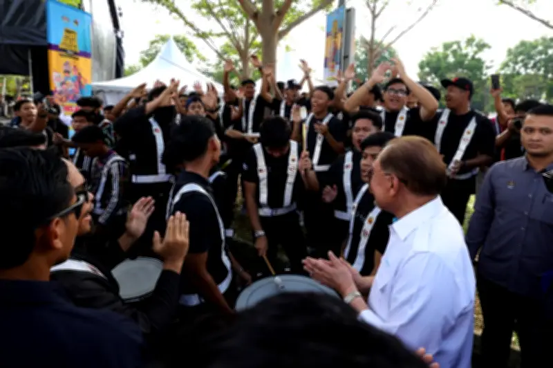 Hari Belia Negara: Anwar umum peruntukan RM5 juta untuk MBM