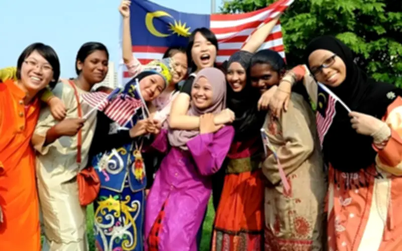 Hubungan antara etnik Malaysia di persimpangan meruncing, kata Samsuri