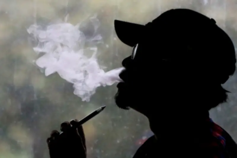 Influencer Singapura didenda RM18,882 iklan vape di Telegram