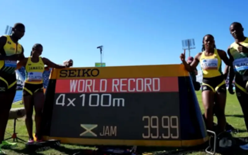 Jamaica pecah rekod dunia berganti-ganti 4x100m campuran