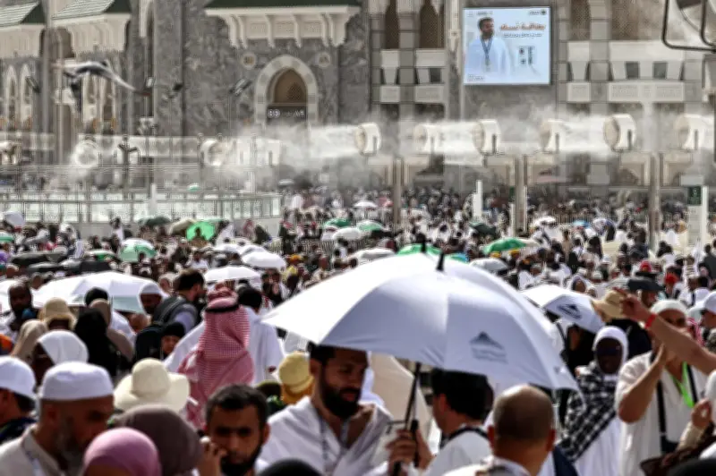 Jemaah Haji Mula Tinggalkan Mekah Selepas Selesai Ibadah dalam Cuaca Panas