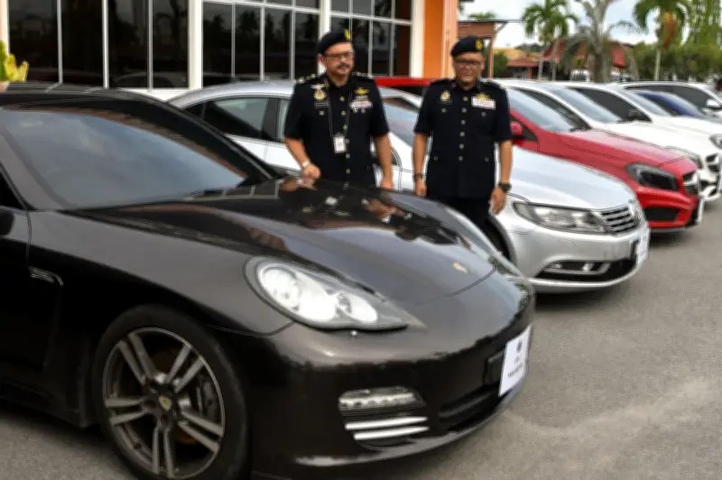 JPJ rampas Vellfire milik bekas pemain bola sepak negara, G-Wagon milik penceramah motivasi