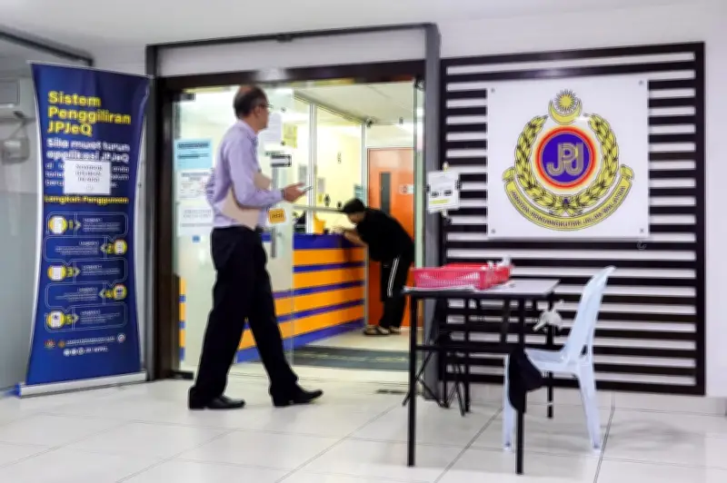 JPJ tangguh perkhidmatan tukar milik kenderaan dalam talian seluruh negara mulai hari ini