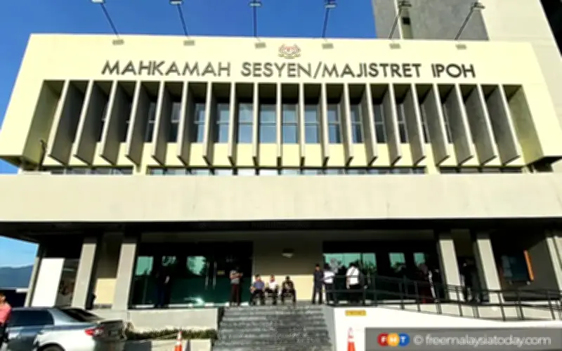 Jurulatih kadet bomba didakwa amang seksual, miliki pornografi kanak-kanak