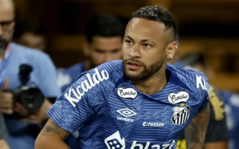 Kecederaan betis Neymar gegarkan kem latihan Brazil