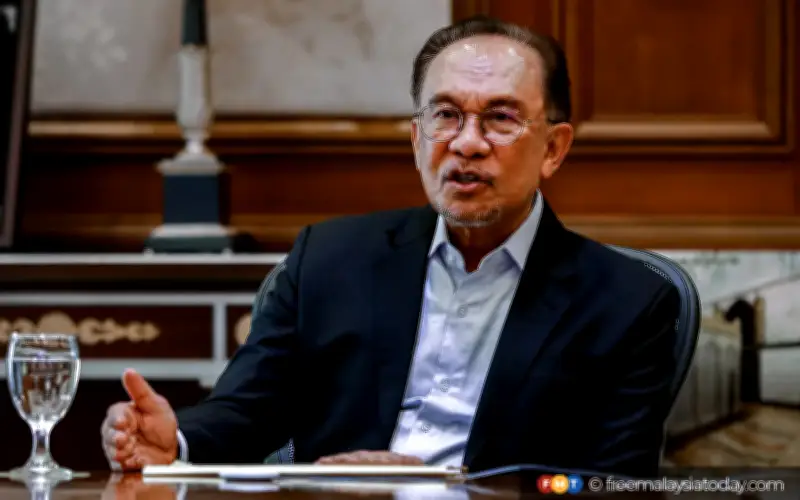 Keputusan Benar Lepasan UEC ke IPTA Diputus Kabinet, Kata PM