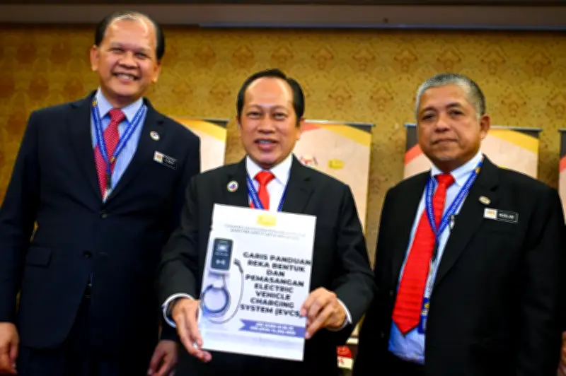 KKR lancar garis panduan pemasangan sistem pengecas EV pertama di Malaysia