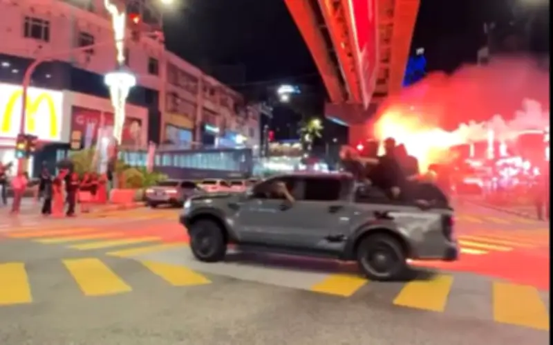 Lapan individu didakwa di mahkamah kes flare Bukit Bintang