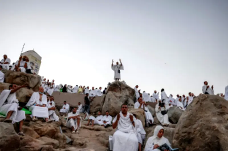 Lebih 1.7 Juta Jemaah Himpun di Arafah, Rungut Doa di Kemuncak Haji
